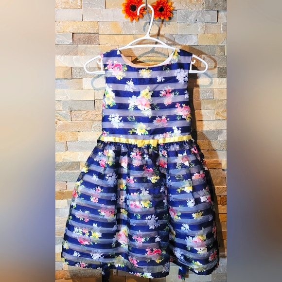 10Y Jona Michelle Flowers design dress - Picture 2 of 10